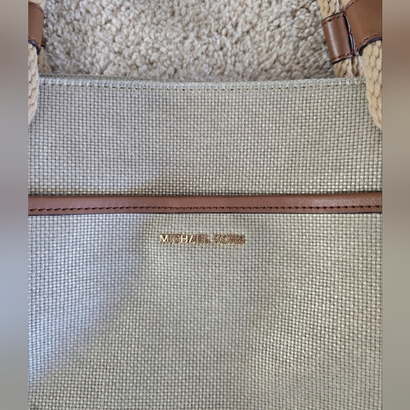 Michael Kors Large Purse Beige With Slight Shimmer Rope Handle Canvas Handbag - Picture 3 of 16